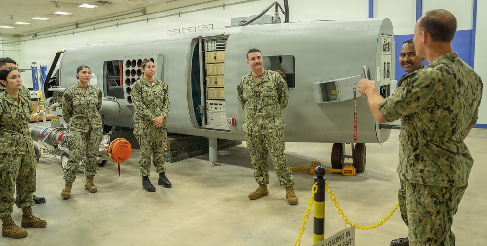 NETC deputy commander visits CNATT Unit North Island