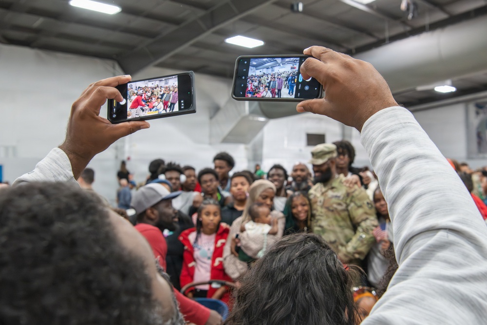 2-116 Field Artillery Regiment conducts departure ceremony