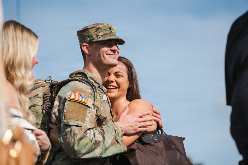 2-116 Field Artillery Regiment conducts departure ceremony