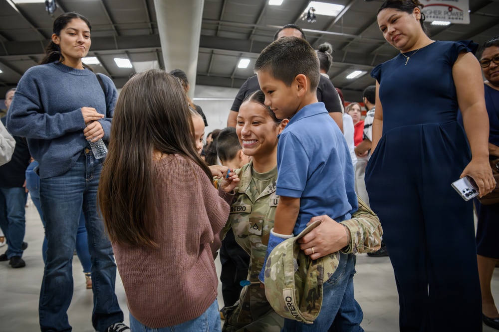 2-116 Field Artillery Regiment conducts departure ceremony