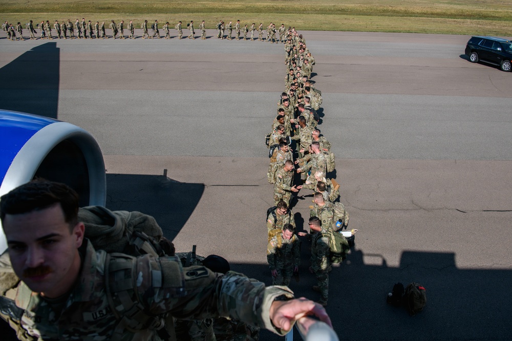 2-116 Field Artillery Regiment conducts departure ceremony