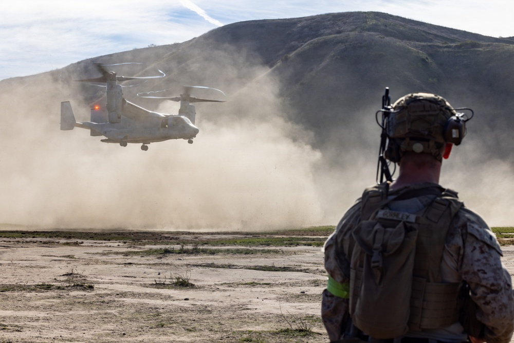 1st Bn., 5th Marines conduct simulated raid during Steel Knight 25