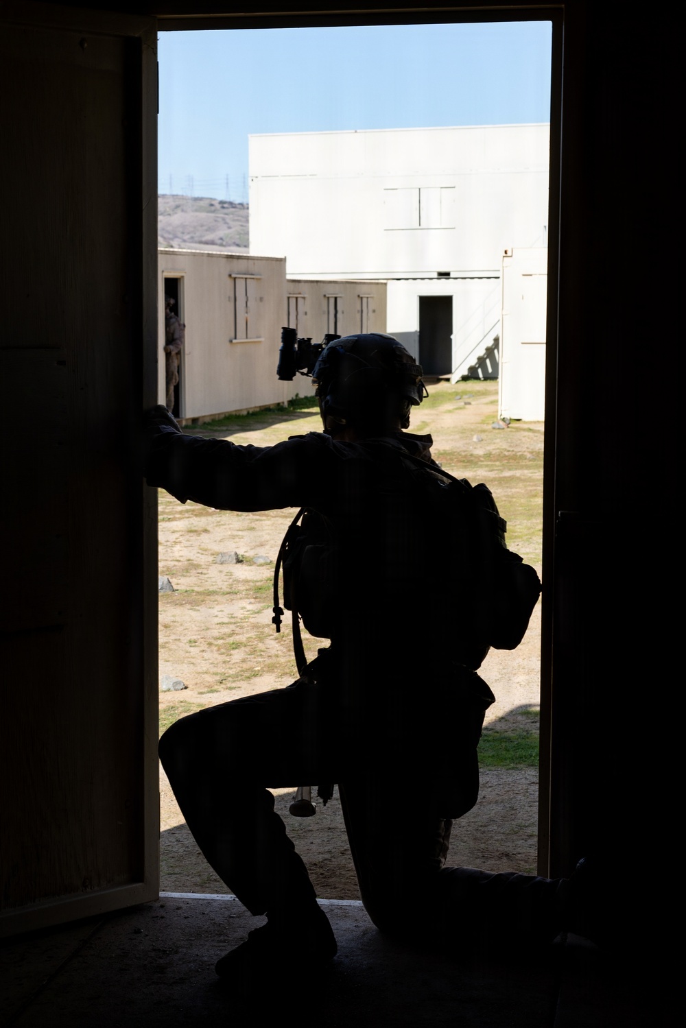 1st Bn., 5th Marines conduct simulated raid during Steel Knight 25