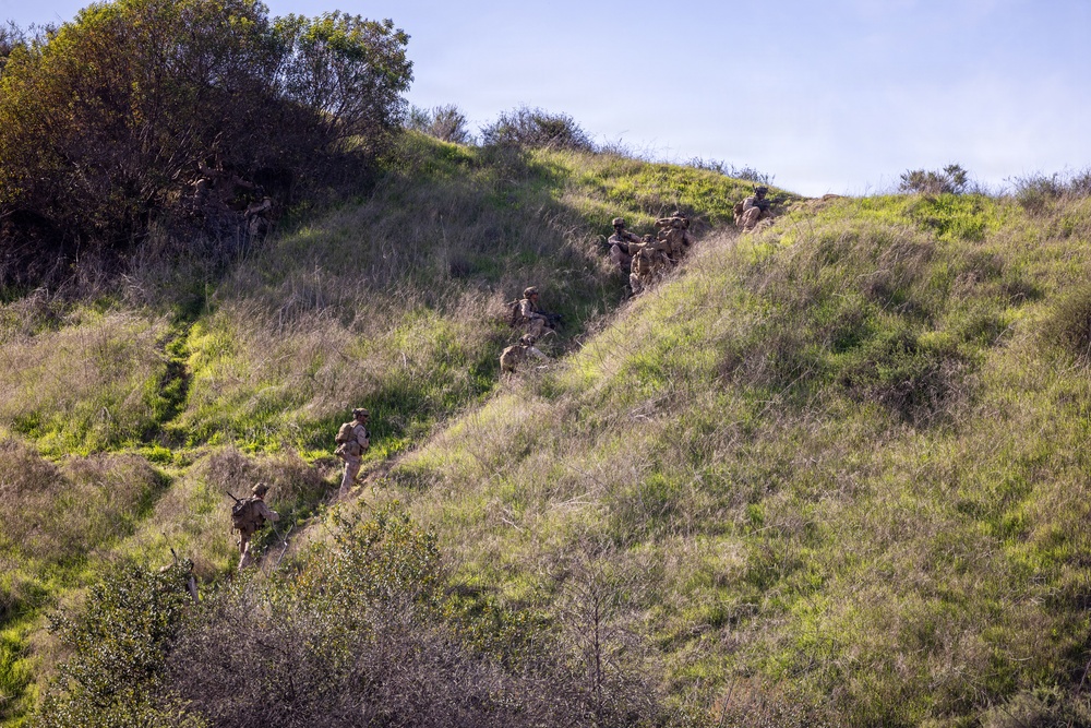 1st Bn., 5th Marines conduct simulated raid during Steel Knight 25
