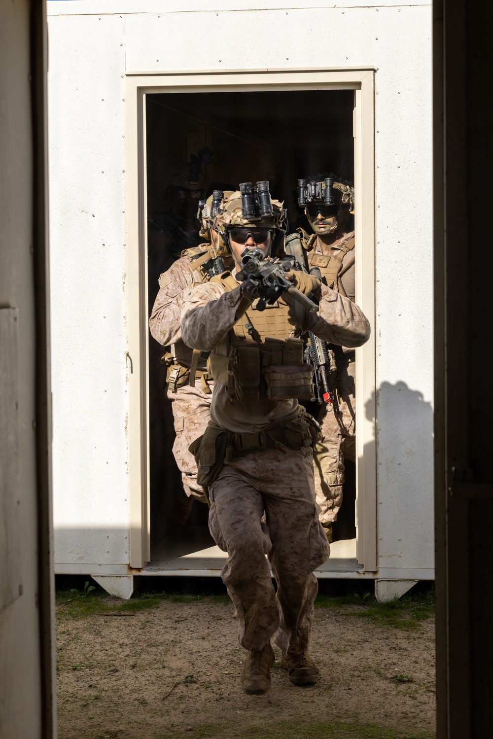 1st Bn., 5th Marines conduct simulated raid during Steel Knight 25