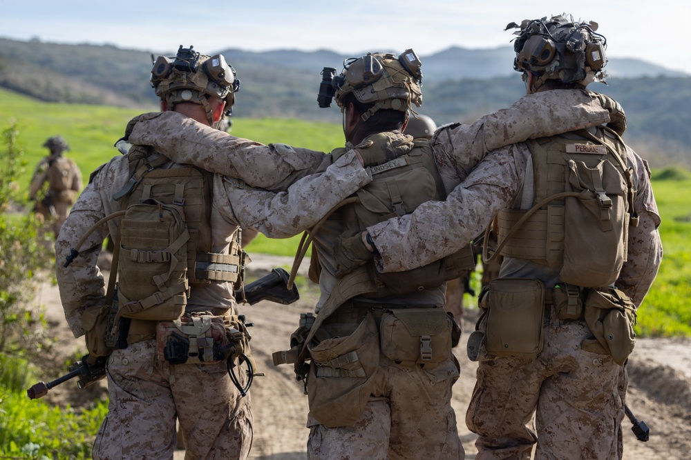 1st Bn., 5th Marines conduct simulated raid during Steel Knight 25
