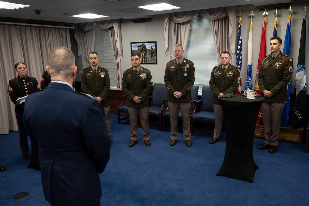 SW Hosts Future Mexican Border Defense Medal Recipients at the Pentagon