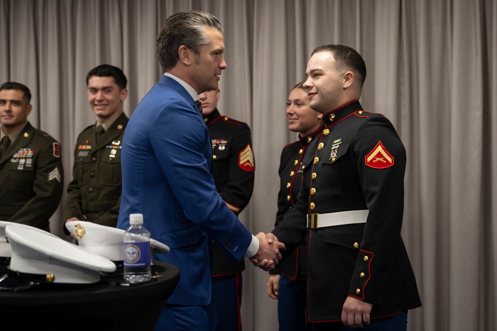 SW Hosts Future Mexican Border Defense Medal Recipients at the Pentagon