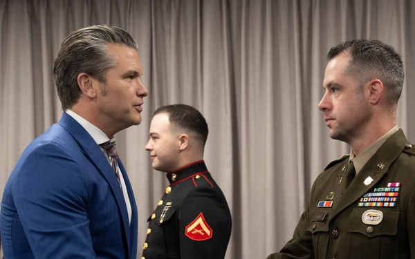 SW Hosts Future Mexican Border Defense Medal Recipients at the Pentagon