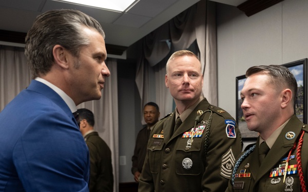 SW Hosts Future Mexican Border Defense Medal Recipients at the Pentagon