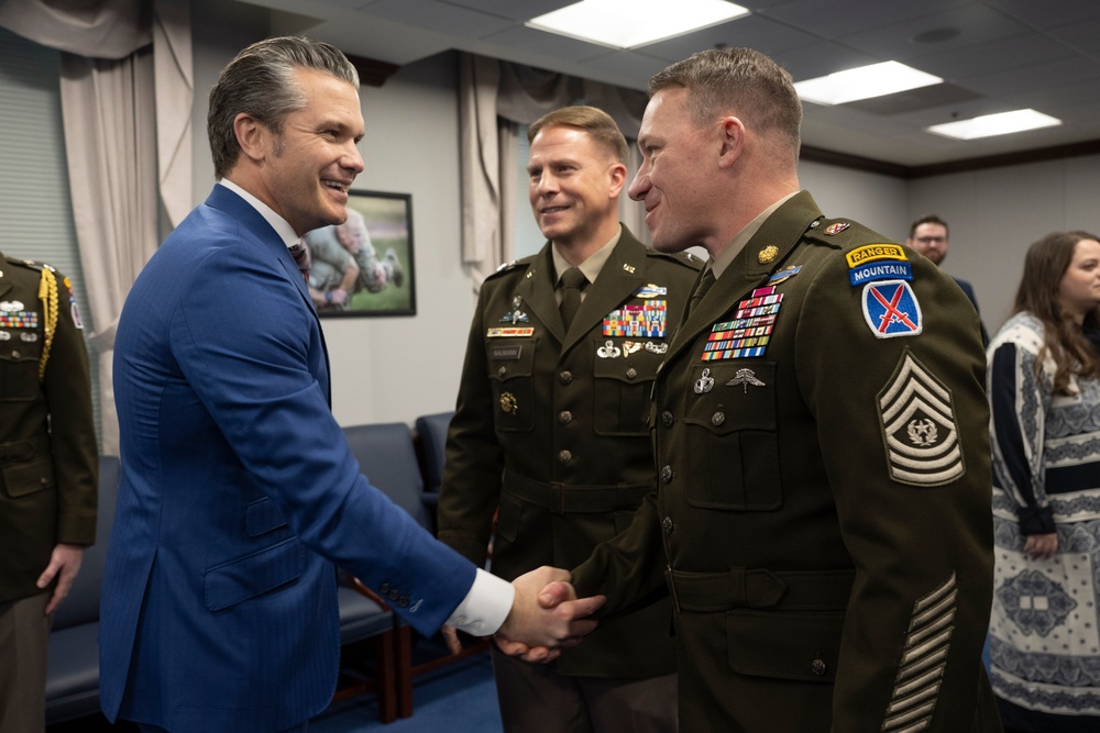 SW Hosts Future Mexican Border Defense Medal Recipients at the Pentagon