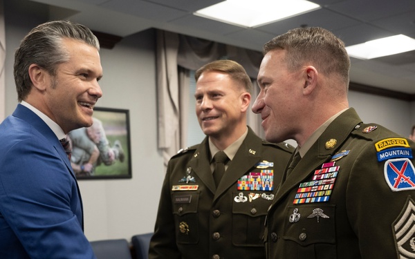 SW Hosts Future Mexican Border Defense Medal Recipients at the Pentagon