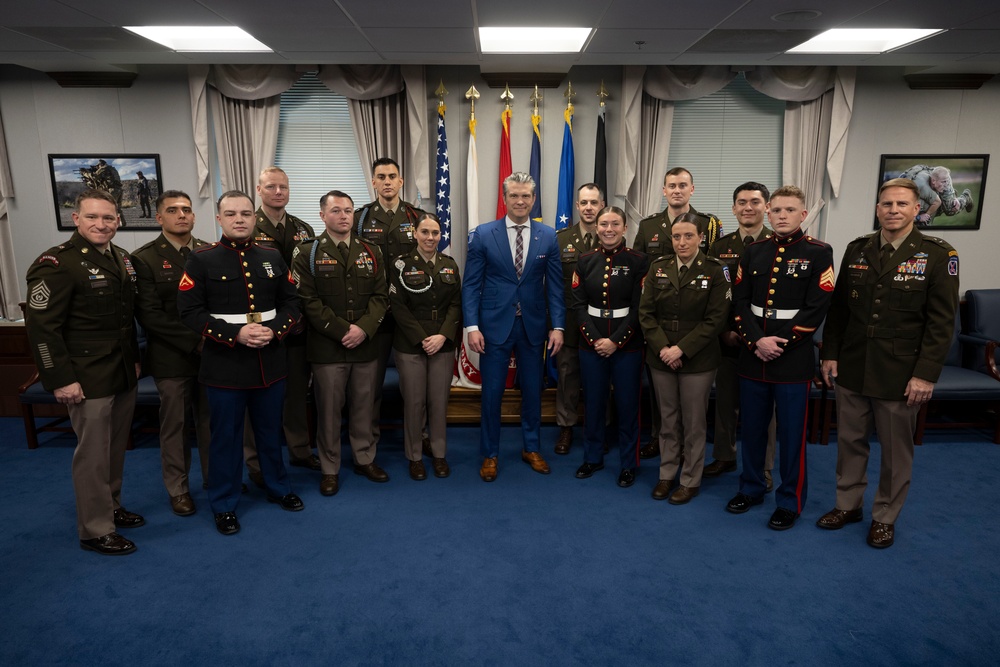 SW Hosts Future Mexican Border Defense Medal Recipients at the Pentagon