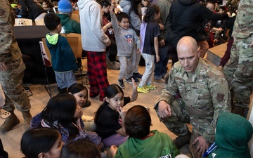 Op Santa comes to Anchorage, spreads holiday cheer for Western Alaskans