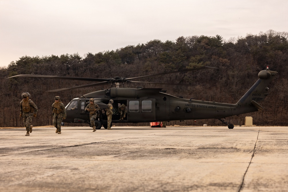 Korea Viper 26.1 | V16 Conducts Flyaway Drills