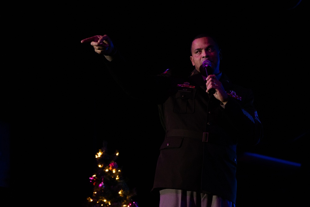 First Team Band spreads Christmas cheer at Ellison High School