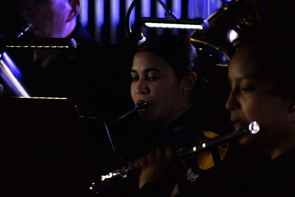 First Team Band spreads Christmas cheer at Ellison High School
