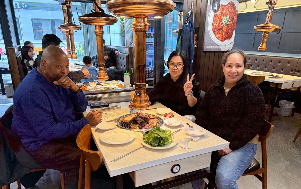 USAG Humphreys community members explore Korean culture in Seoul