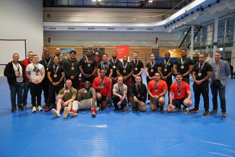 Powerlifting competitors