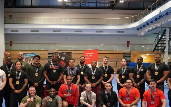 Powerlifting competitors