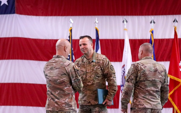 Maj. Dwight Siemiaczko Awarded Army Commendation Medal