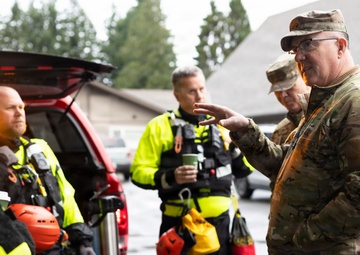 Adjutant General meets with first responders during flood activation