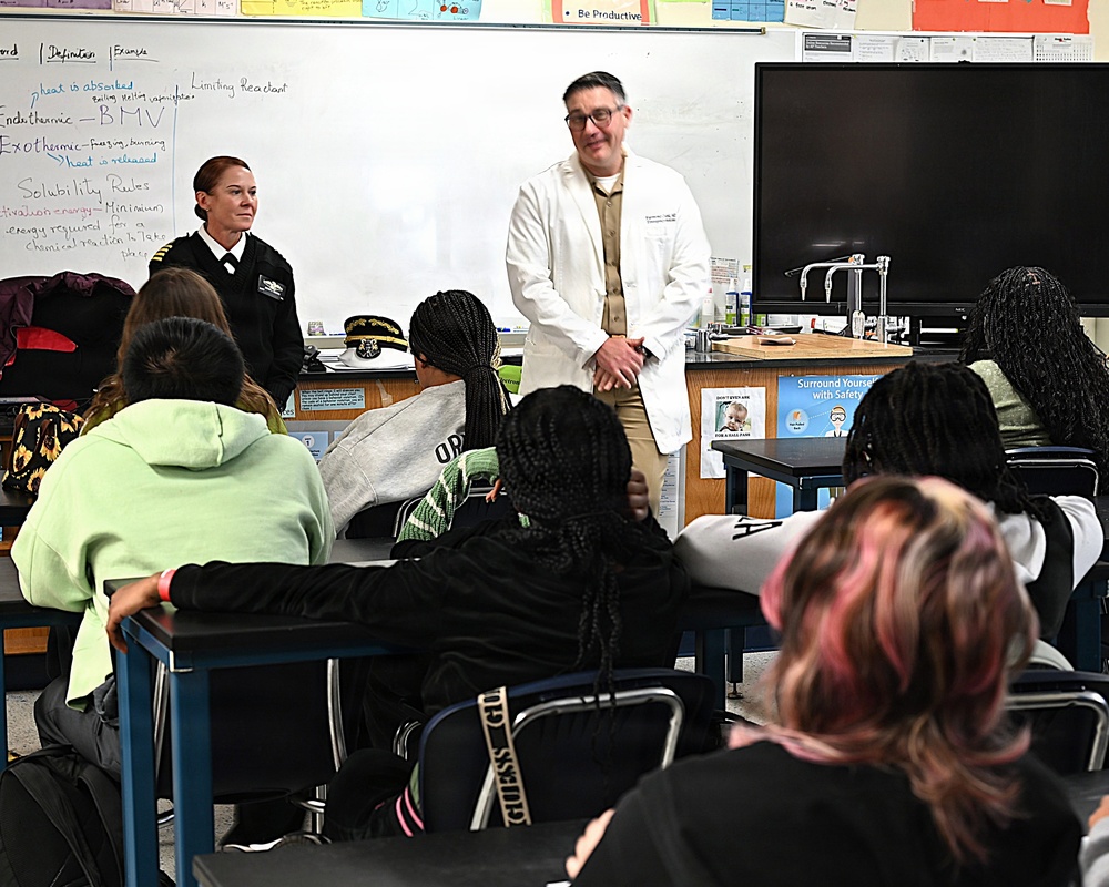 Naval Hospital Jacksonville Kicks Off S2M2 at Darnell-Cookman School of the Medical Arts - Nov. 19, 2025