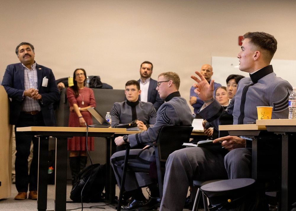 USMA Rising Stars Collaborate with Picatinny Staff to Create Future Combat Concepts