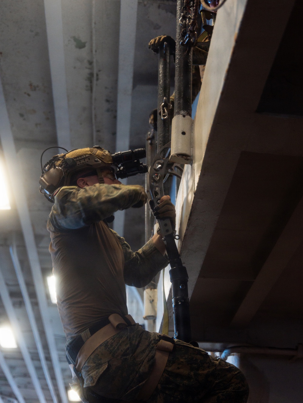 22nd MEU(SOC) | MSPF Conducts Hook and Climbing Training Aboard the USS Iwo Jima