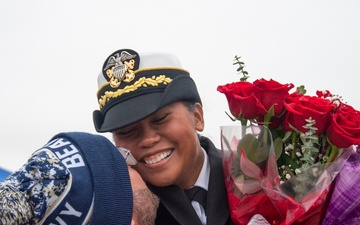 USS Gridley returns to Everett