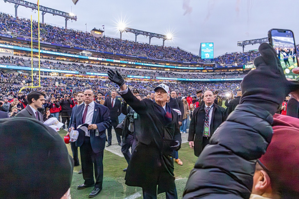 Army-Navy Game, President Trump, Just a wave