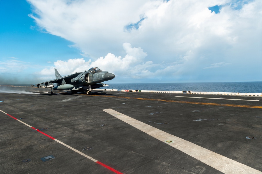 22nd MEU(SOC) | Harrier Flight Operations Aboard the USS Iwo Jima