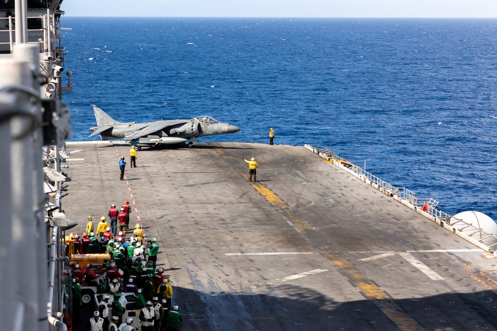 22nd MEU(SOC) | Harrier Flight Operations Aboard the USS Iwo Jima