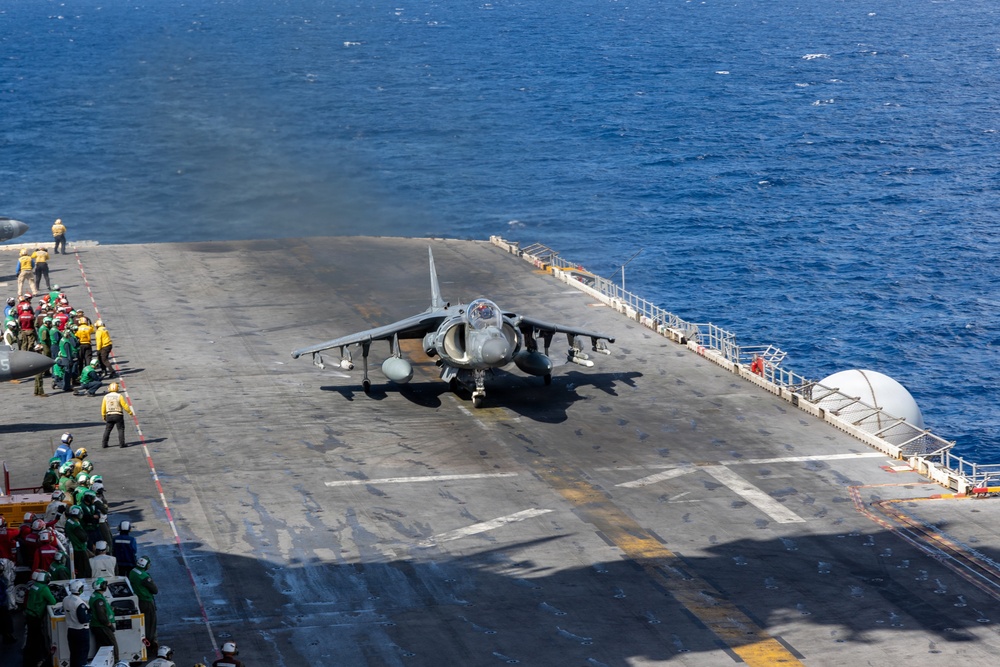 22nd MEU(SOC) | Harrier Flight Operations Aboard the USS Iwo Jima