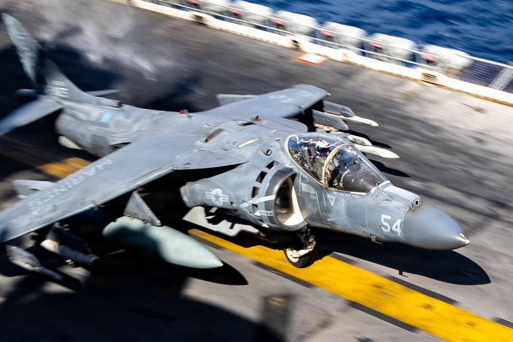22nd MEU(SOC) | Harrier Flight Operations Aboard the USS Iwo Jima
