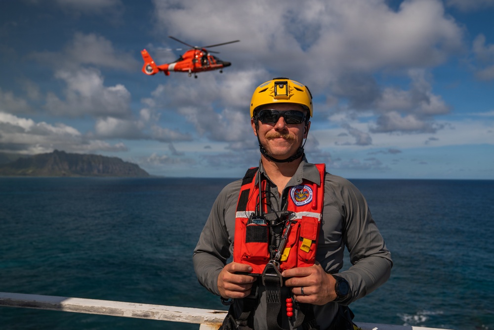 U.S. Coast Guard Air Station Barbers Point conducts cliffside training