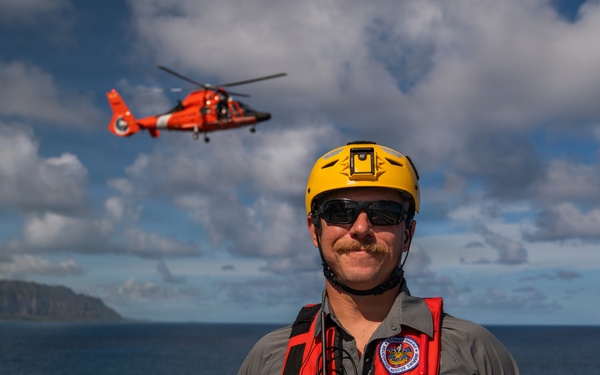 U.S. Coast Guard Air Station Barbers Point conducts cliffside training