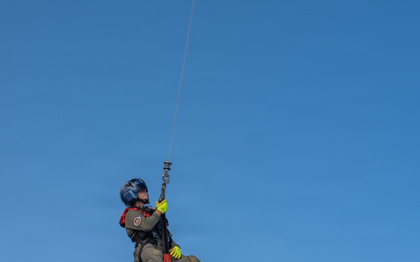 U.S. Coast Guard Air Station Barbers Point conducts cliffside training