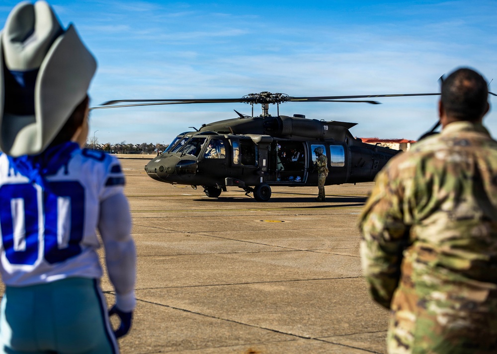 Dallas Cowboys Players and Cheerleaders Visit Fort Sill