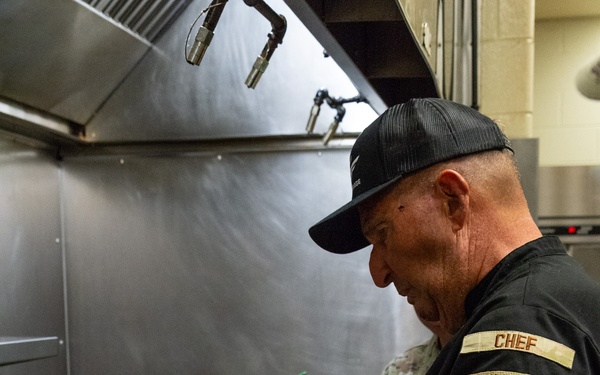 Celebrity chef Marc Cummings teams up at the Dover AFB DFAC