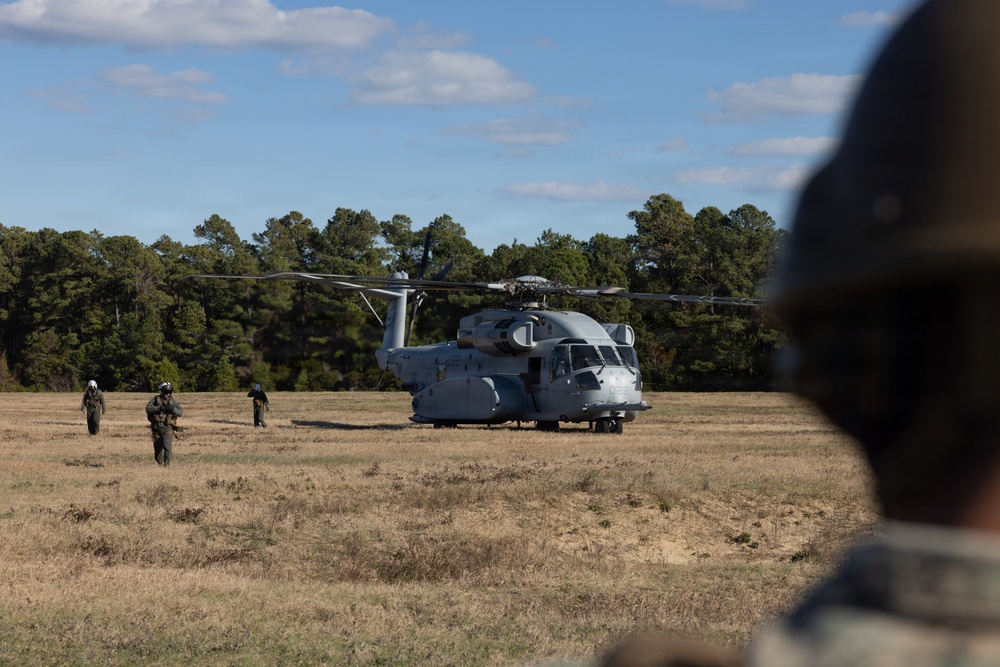Battalion Field Exercise | Combat Logistics Battalion 22 Conducts Helicopter Support Team Operations