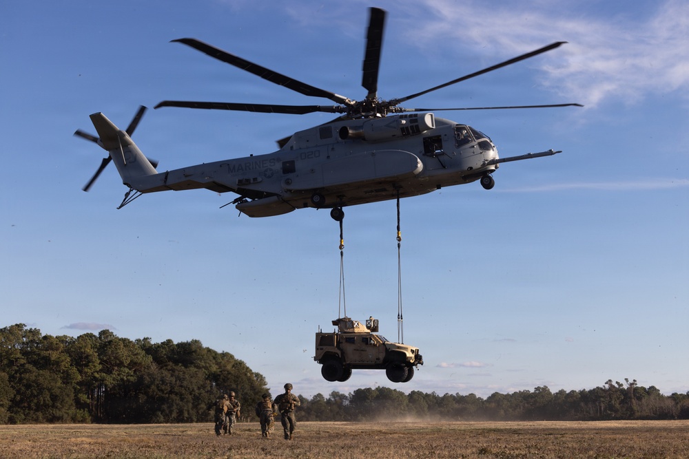 Battalion Field Exercise | Combat Logistics Battalion 22 Conducts Helicopter Support Team Operations
