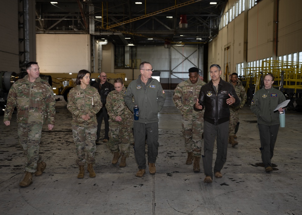 Lt. Gen. Healy visits Barksdale, underscores reserve bomber readiness