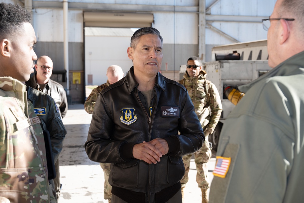 Lt. Gen. Healy visits Barksdale, underscores reserve bomber readiness