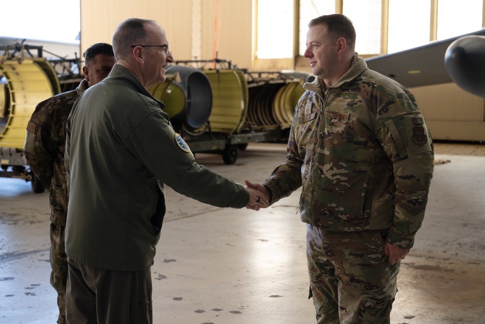 Lt. Gen. Healy visits Barksdale, underscores reserve bomber readiness
