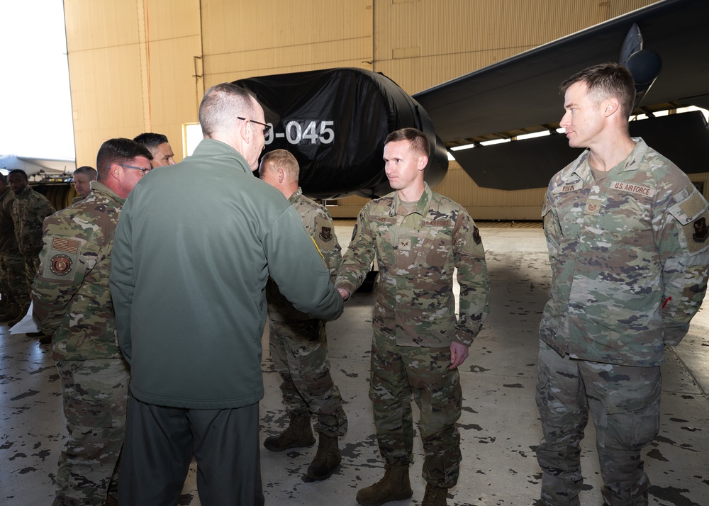 Lt. Gen. Healy visits Barksdale, underscores reserve bomber readiness