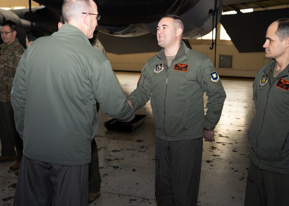 Lt. Gen. Healy visits Barksdale, underscores reserve bomber readiness