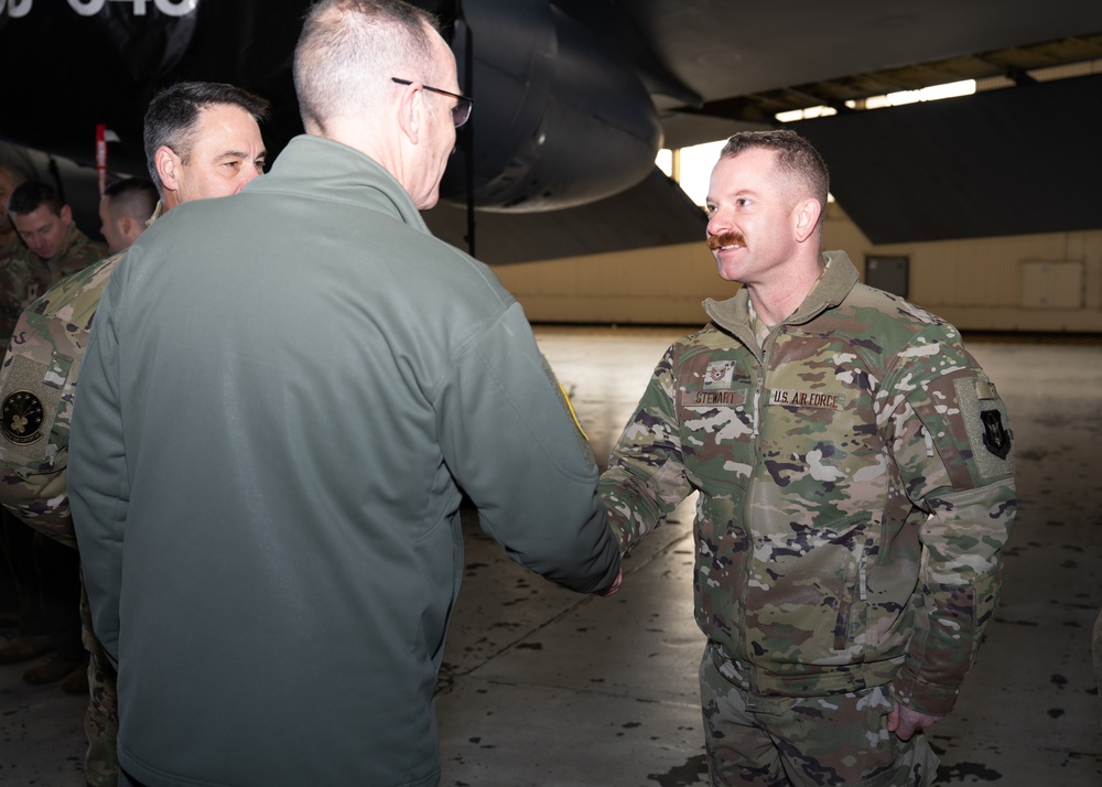 Lt. Gen. Healy visits Barksdale, underscores reserve bomber readiness