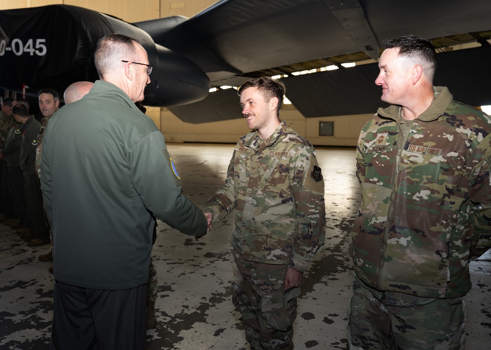 Lt. Gen. Healy visits Barksdale, underscores reserve bomber readiness