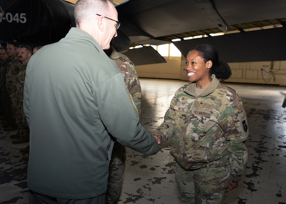 Lt. Gen. Healy visits Barksdale, underscores reserve bomber readiness